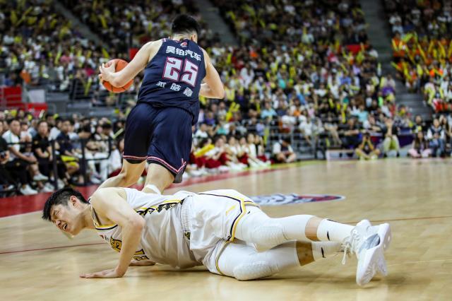 体育入口-0比2落后&amp;胡金秋伤退！广厦出局已是时间问题？